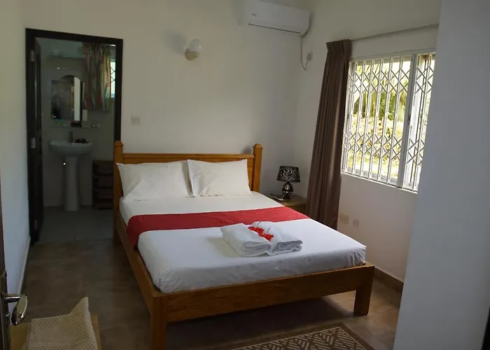 Zeph Self Catering Baie Lazare (Mahe)