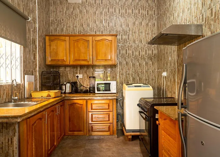 Zeph Self Catering Baie Lazare (Mahe)
