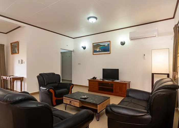 Zeph Self Catering *