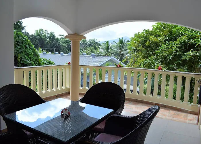 Zeph Self Catering Baie Lazare (Mahe)